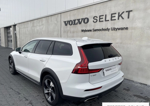 Volvo V60 Cross Country cena 170000 przebieg: 42882, rok produkcji 2021 z Poznań małe 379